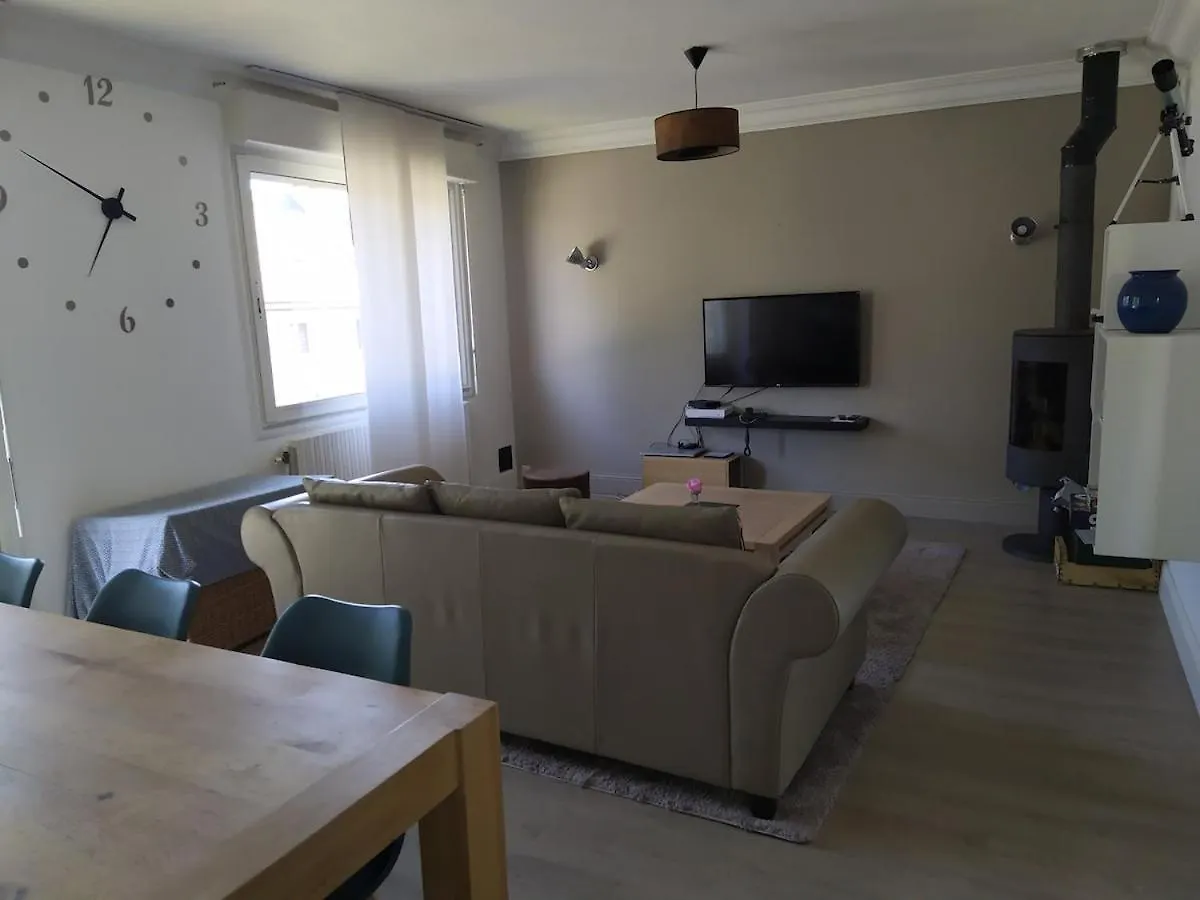 Pleasant Vacation Home 5 Minutes From The Sea 基代利普拉格